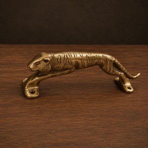 Poignée de porte en laiton artisanale Shubham avec technique de moulage, design animal, style panthère royale - Product Image 5