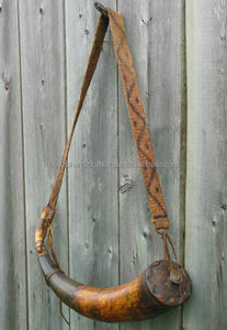 Cuerno de polvo hecho a mano de calidad natural con tapón de madera Estilo vintage antiguo con cinturón de cuero - Product Image 3