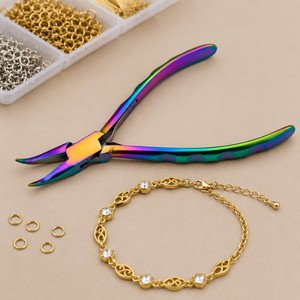 Pince à bec courbé Chroma Bent pour la fabrication de bijoux de précision ZetomedPro - Product Image 3
