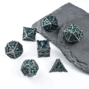 <span class=keywords><strong>D</strong></span>és en métal en alliage de zinc massif motif Wukong, 7 <span class=keywords><strong>d</strong></span>és polyédriques pour <span class=keywords><strong>D</strong></span>&<span class=keywords><strong>D</strong></span>, <span class=keywords><strong>d</strong></span>és RPG gravés Roi Singe, vente en gros OEM ODM - Product Image 4