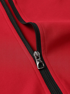 Chaqueta Varsity Personalizada con Logotipo para Hombre, Cuerpo de Lana Roja, Mangas de Cuero Crema, Chaqueta Letterman con Parche de Chenilla Bordado, Fabricación OEM - Product Image 6
