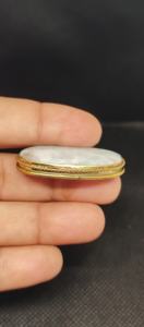 Pendentif rainuré en pierre de lune 100% naturelle, de qualité supérieure, avec rainure en laiton, prix de gros, lot de pendentifs en macramé en pierre de lune, cristal - Product Image 3