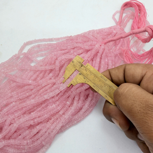 Perles Heishi en quartz rose en gros, 4-5 mm, brin de 16 pouces - Product Image 1