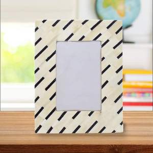 SOFIYA CRAFT Cadre photo vertical moderne fait main en os incrusté bleu et blanc à chevrons pour décoration de table - Product Image 5