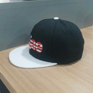 โรงงานผลิตหมวกแบบ Snapback 6 แผง ปักลาย 3 มิติ ทรงแบน รับผลิตตามแบบ OEM/ODM  ขั้นต่ำในการสั่งซื้อน้อย - Product Image 4