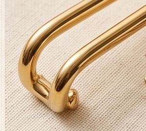 Ensemble de couverts modernes en acier inoxydable doré avec poignée en forme de boucle pour la table et la salle à manger - Product Image 2