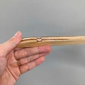 Cintres en bois pour vêtements, prix bas, durables, en acier inoxydable, contreplaqué LVL, logo personnalisé, faible MOQ, vente en gros - Product Image 5