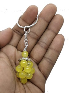 พวงกุญแจคริสตัลคุณภาพสูง หินอะเวนเจอรีนสีเหลืองรูปองุ่น ลูกปัดธรรมชาติจากจีน ของขวัญสำหรับผู้หญิง - Product Image 4