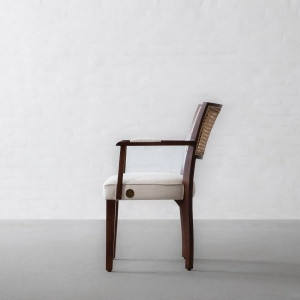 เก้าอี้ทานข้าวโดมาอาร์ม ทำจากไม้สักแท้คุณภาพสูง พร้อมพนักพิงหวายและเบาะรองนั่ง สำหรับใช้ภายในอาคาร - Product Image 4