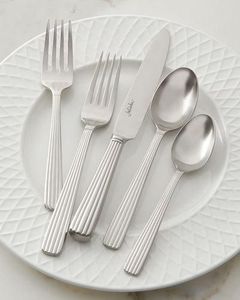 Collection de vaisselle de luxe contemporaine pour l'hôtellerie, destinée aux acheteurs mondiaux - Product Image 1