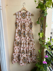 Vestido de manga Ikat con estampado de algodón Floral Vintage de verano con detalle de borlas bordadas Vestido maxi de algodón indio Cintura natural - Product Image 3