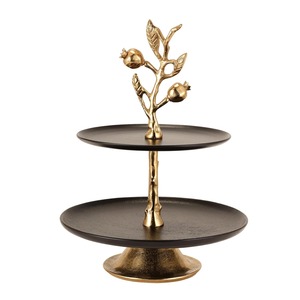 Nouveau design de présentoir à trois niveaux en métal et verre avec finition argentée polie, parfait pour les desserts, les collations, une table élégante. - Product Image 5