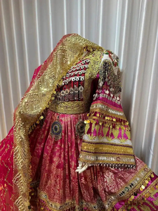 Robe afghane Kuchi vintage à manches longues aux couleurs personnalisées, magnifique, ethnique, faite à la main avec broderie et travail de miroirs. - Product Image 2