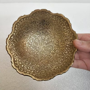 Bol en laiton sculpté à la main de style oriental avec motif floral pour cadeau de mariage - Product Image 4