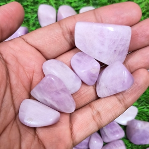 หินคุนไซต์สีชมพูธรรมชาติ ชักราลูเม่ ขัดเงาอย่างดี หินกลมสำหรับตกแต่งหรูหรา ฟงชุ่ย หินบำบัด คริสตัลเรกิ สำหรับการทำสมาธิ เครื่องประดับ - Product Image 3