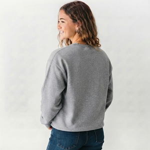 Sweat-shirt pour femme à imprimé graphique, en molleton de coton premium, vêtement décontracté avec motifs artistiques créatifs, texture douce, coupe confortable, personnalisable - Product Image 2