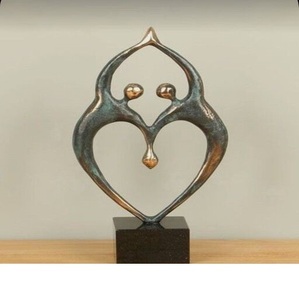 Sculpture en aluminium coulé célébrant la texture sculpturale, l'équilibre créatif et la sophistication visuelle durable - Product Image 5