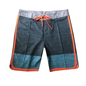Pantalones Cortos Deportivos para Hombre, Tejidos a Rayas con Estampado, Cintura con Cordón Ajustable, Secado Rápido, 100% Poliéster, Corte Casual, Longitud Media - Product Image 3