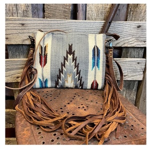 กระเป๋าหนังคุณภาพสูงสไตล์โบโฮสไตล์วินเทจกระเป๋าสะพายข้างสไตล์วินเทจกระเป๋าสะพายข้างสไตล์โบวาโจกระเป๋าหนังคาวเกิร์ลที่มีพู่ยาว - Product Image 1