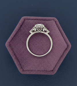 Anillo de Diamante Ovalado Cultivado en Laboratorio de 2.50CT con Piedras Laterales en Forma de Pera, Oro Amarillo de 14K, VVS2, Certificado IGI, Anillo Personalizado al por Mayor - Product Image 2