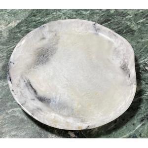 Plateaux de service ronds en résine à motif marbre blanc, best-sellers pour la maison et l'hôtellerie - Product Image 1