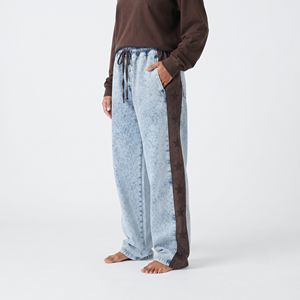 Pantalon de jogging ample en coton pour femme, coupe oversize, avec imprimé étoiles délavé à l'acide et rayures latérales, style streetwear personnalisé - Product Image 3