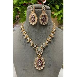 Conjunto de Collar y Pendientes de Latón Chapado en Oro de Alta Calidad con Aspecto de Polki para Bodas y Fiestas para Mujer - Product Image 2