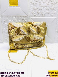 Sac à main de soirée luxueux fait main en satin, orné de perles et de paillettes, pour femmes |   Sac à bandoulière brodé pour soirée et mariage avec chaîne - Product Image 5