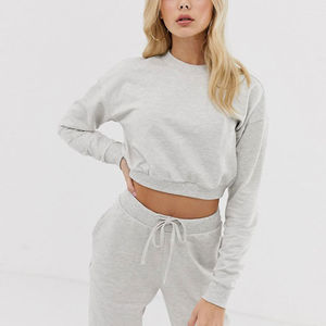 Ensemble survêtement molletonné oversize pour femme – Sweat à capuche et pantalon à manches longues – Tenue décontractée d'automne pour l'entraînement – Logo personnalisé – Vente en gros OEM - Product Image 3