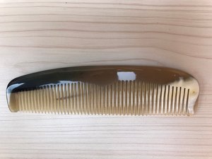 Latest Buffalo Horn <b>Comb</b> for Curly Hair High Quality Shiny <b>Comb</b> for Men & Women at Low Cost Luxury <b>Hot</b> Sale natural crafts - Product Image 1