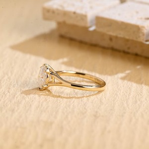 Anillo de Compromiso Solitario de Diamante Cultivado en Laboratorio con Corte Ovalado en Oro Amarillo Sólido de 14K, Joyería Fina para Novia - Product Image 2