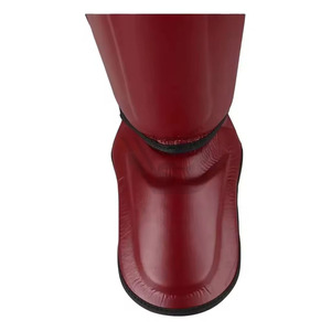 Protège-tibias personnalisés MMA, protège-pieds Muay Thai Kickboxing en EVA, néoprène, polyester, noir avec bordure rouge, fermeture à pression, équipement de protection des jambes - Product Image 4