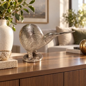 Sculpture d'oiseau miniature moderne en argent, artisanat métallique, ornement animal décoratif, décoration de table pour la maison, le salon, l'hôtel, centre de table, art - Product Image 1