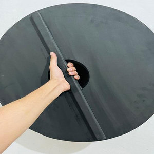 Escudo Redondo de Madera Estilo Vikingo Tradicional, Diseño Nórdico Hecho a Mano para Disfraces Históricos y Decoración del Hogar - Product Image 2