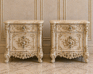 Ensemble de lit de luxe en teck sculpté avec visage de lion, mobilier de chambre à coucher haut de gamme blanc pour appartement avec tables de chevet - Product Image 3