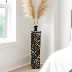 Jarrón alto negro con detalles dorados, jarrón de metal para suelo, pieza decorativa para la esquina de la sala de estar y decoración del hogar, acento de lujo. - Product Image 3