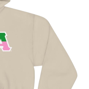 Sudadera con Capucha AKA de Dos Tonos con Letras, Sudadera Premium de Forro Polar, Ropa Personalizada para Hermandades Griegas, para Mujer, en Beige Arena, Verde y Rosa - Product Image 2