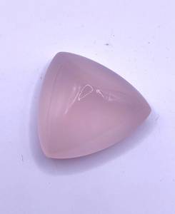 Cuarzo rosa de alta calidad en forma de triángulo, cabujón, piedra suelta para la fabricación de joyas. - Product Image 1