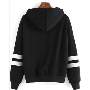 Sweat-shirt à capuche unisexe noir avec manches rayées blanches, coupe ample décontractée, en coton tricoté, pour l'automne - Product Image 2