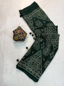 Sari de seda crepé Gaji con estampado Ajrakh de diseño elegante, combinado con una prenda de blusa sin coser. - Product Image 2