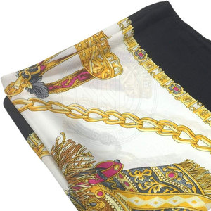 Écharpe en soie, matière douce et lisse, pour bandeau, tour de cou et accessoire vestimentaire élégant au quotidien. - Product Image 4