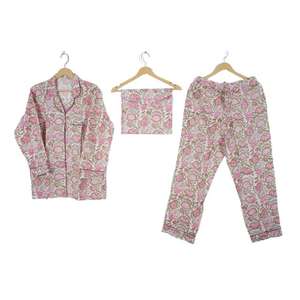 ชุดนอนผ้าฝ้ายแท้ 100% สไตล์วินเทจสำหรับผู้หญิง ชุดนอนฤดูร้อน 3 ชิ้น เสื้อเชิ้ต ชุดนอน กางเกง ลายดอกไม้ แต่งลูกไม้ นุ่มสบาย พร้อมกระเป๋าเก็บของ - Product Image 1