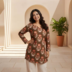เสื้อทูนิคผ้าฝ้ายพิมพ์ลายสำหรับผู้หญิง คอรูปหัวใจ ความยาวปกติ แขนยาว ซับเหงื่อ แห้งเร็ว ทันสมัย เหมาะสำหรับงานปาร์ตี้และใส่ลำลอง - Product Image 1