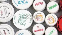 Tutup botol penutup plastik Semi otomatis Desktop kecil Logo 1 mesin cetak bantalan warna dengan harga kompetitif untuk dijual
