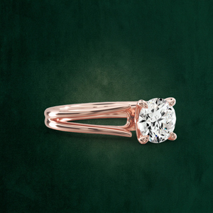Bague Trilogie Vivienne en Or Massif 18K avec Pierre Précieuse Taillée Poire et Sertissage à Griffes Est-Ouest - Product Image 4