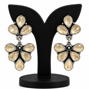 Pendientes Colgantes Florales de Ónix Plateado Oxidado de Latón al por Mayor |   Joyería Artificial Vintage para Fiestas |   OEM ODM Directo de Fábrica - Product Image 4