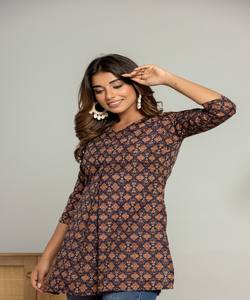 Kurti de Tela de Poliéster, Rayón y Algodón con Estampado Digital, para Uso Diario, Precio al por Mayor, Prenda Étnica, Color Azul Marino - Product Image 4