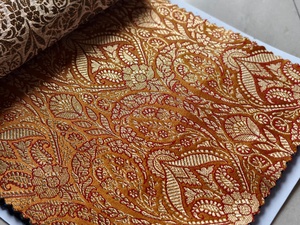 ผ้าไหมจามวาอาร์ลายปักแบบดั้งเดิมพร้อมผิวสัมผัสแบบเมทัลลิก - Product Image 1