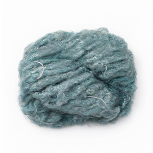 Hilo de Viscosa Banana Color Espuma Marina, Fibra Teñida a Mano para Tejer, Hacer Punto y Crochet - Product Image 3