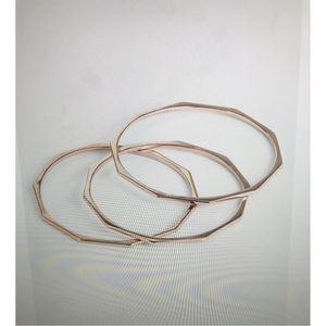 กำไลข้อมือทองแดงเส้นคู่แบบมินิมอลสำหรับผู้หญิง |   กำไลข้อมือแบบเปิดรูปทรงเรขาคณิต กันน้ำ ไม่หมอง - Product Image 2